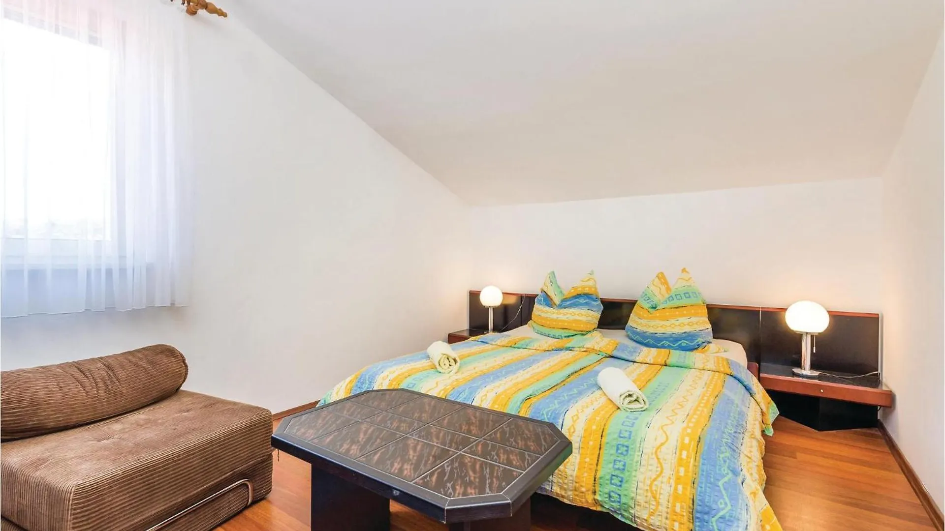 Lovely Apartment In Kampor With Kitchen