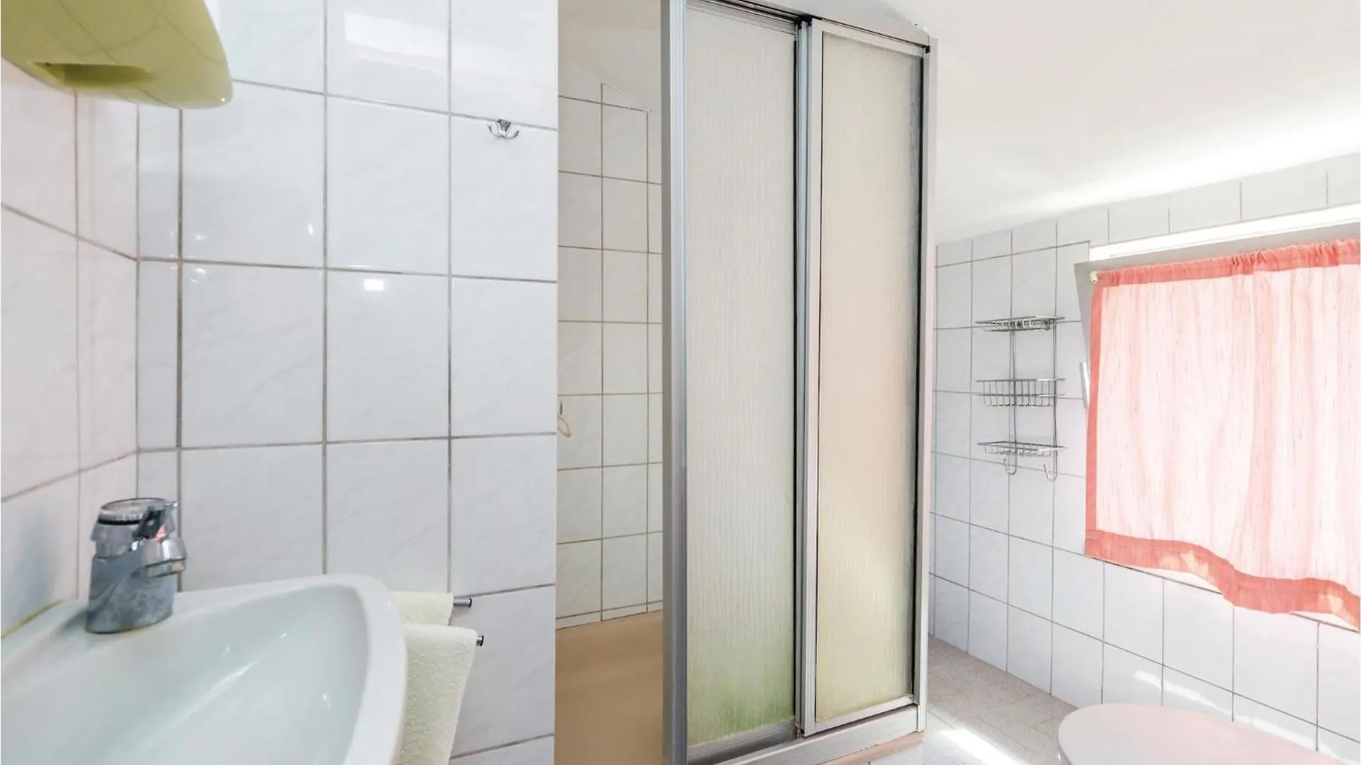 Lovely Apartment In Kampor With Kitchen