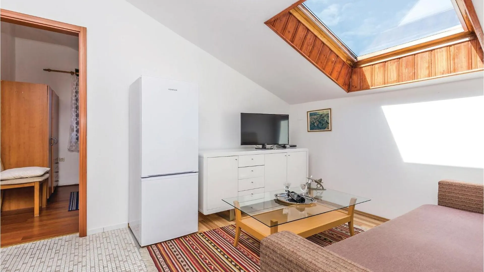 Lovely Apartment In Kampor With Kitchen