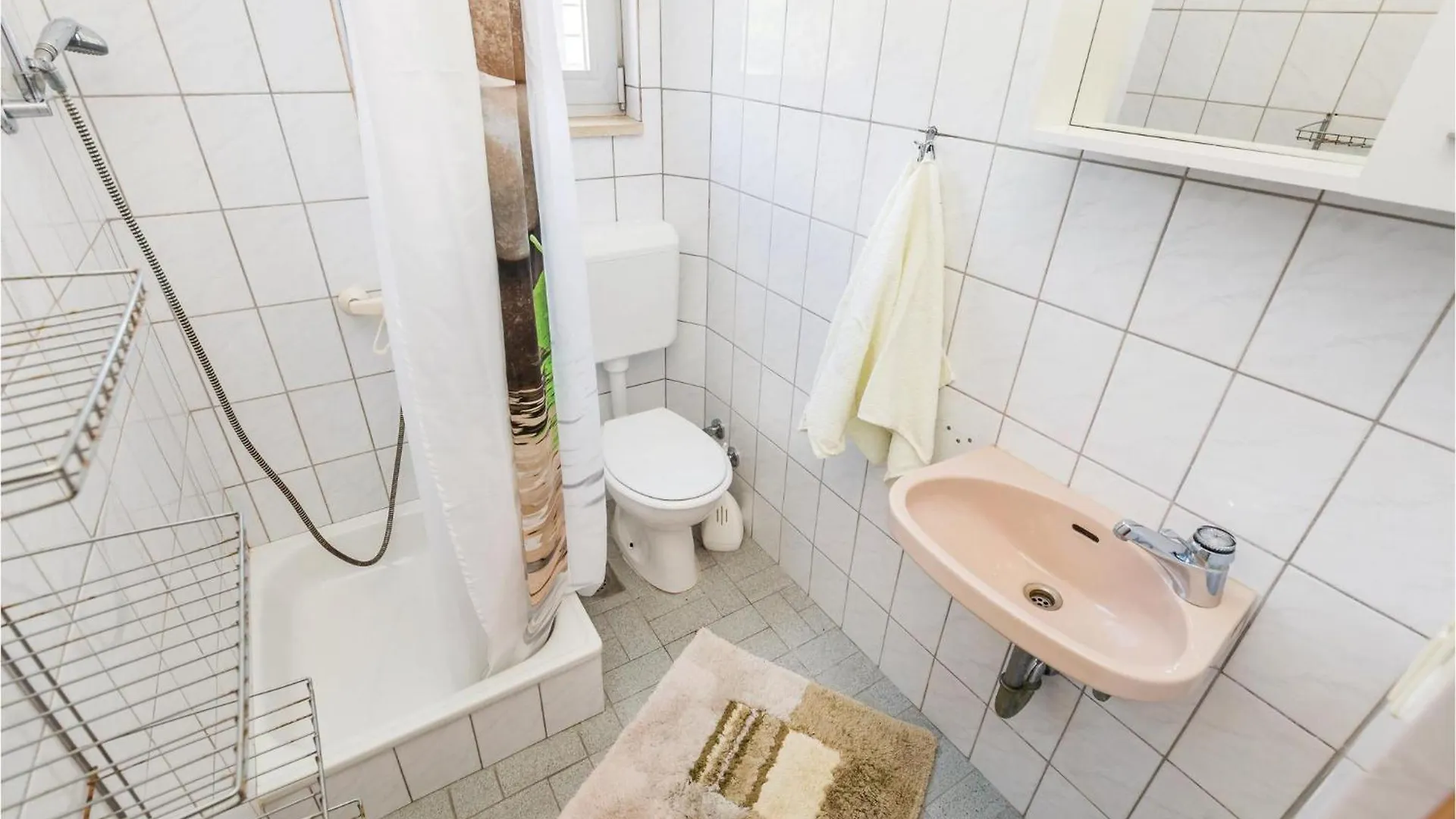 Lovely Apartment In Kampor With Kitchen